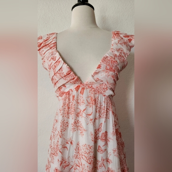 Floral Ruffle V-Neck Maxi Dress in Blush - Picture 4 of 4